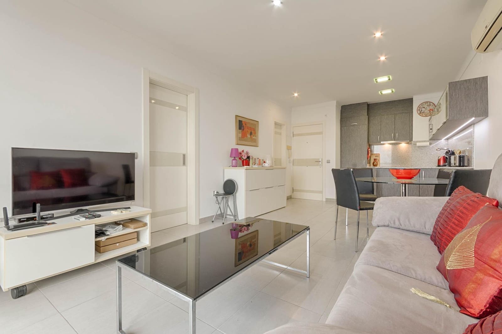 1 bedroom Apartment for rent in Roses - € 890 (Ref: 10102598)