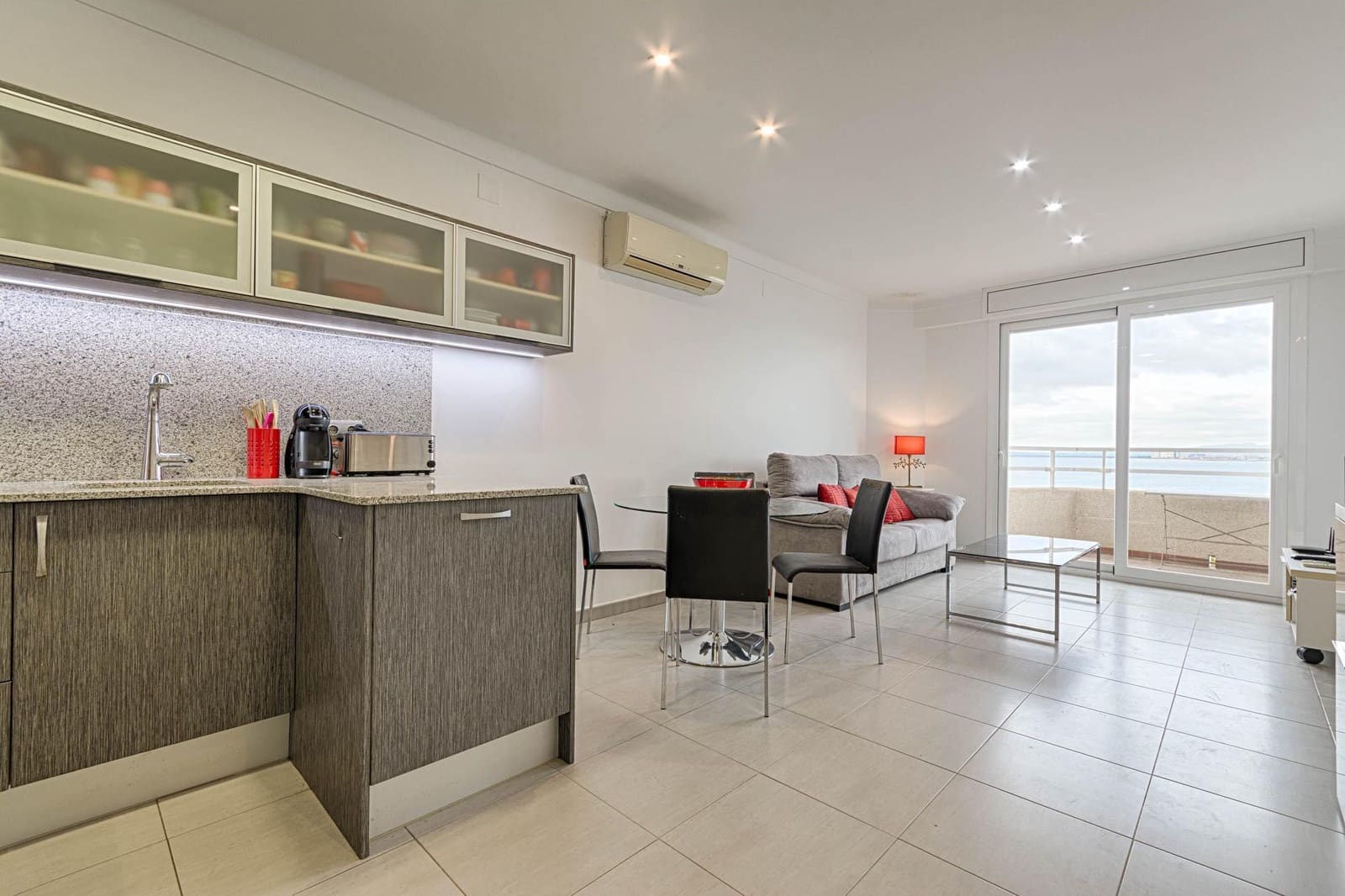 1 bedroom Apartment for rent in Roses - € 890 (Ref: 10102598)