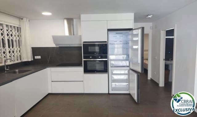 3 makuuhuone Huvila myytävänä paikassa Empuriabrava, Castelló d'Empúries mukana uima-altaan - 475 000 € (Ref: 10115865)