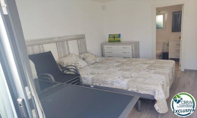 3 makuuhuone Huvila myytävänä paikassa Empuriabrava, Castelló d'Empúries mukana uima-altaan - 475 000 € (Ref: 10115865)