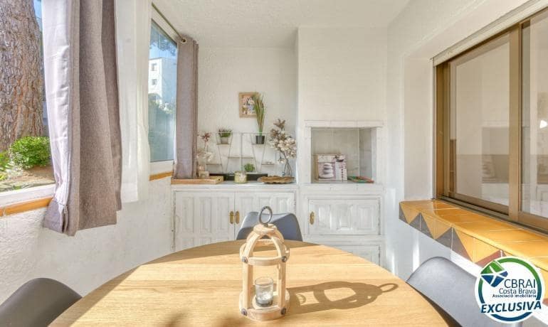 1 slaapkamer Appartement te koop in Roses met zwembad garage - € 139.500 (Ref: 10131972)