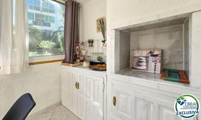 1 slaapkamer Appartement te koop in Roses met zwembad garage - € 139.500 (Ref: 10131972)
