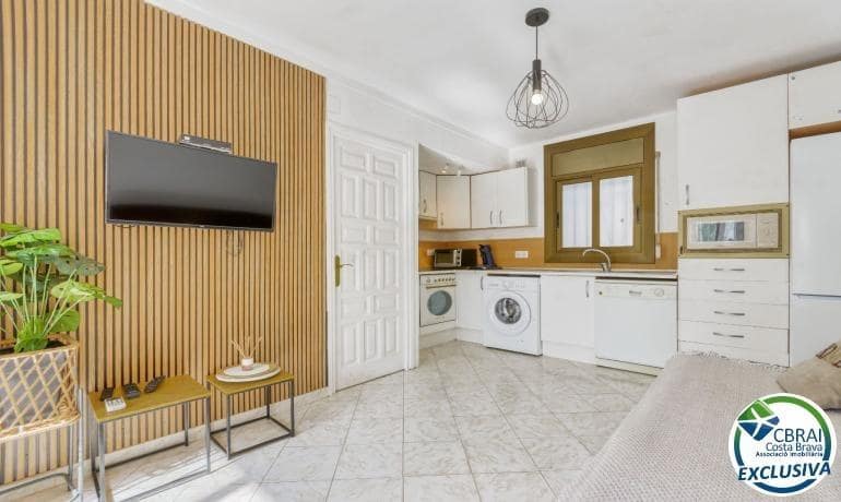1 slaapkamer Appartement te koop in Roses met zwembad garage - € 139.500 (Ref: 10131972)