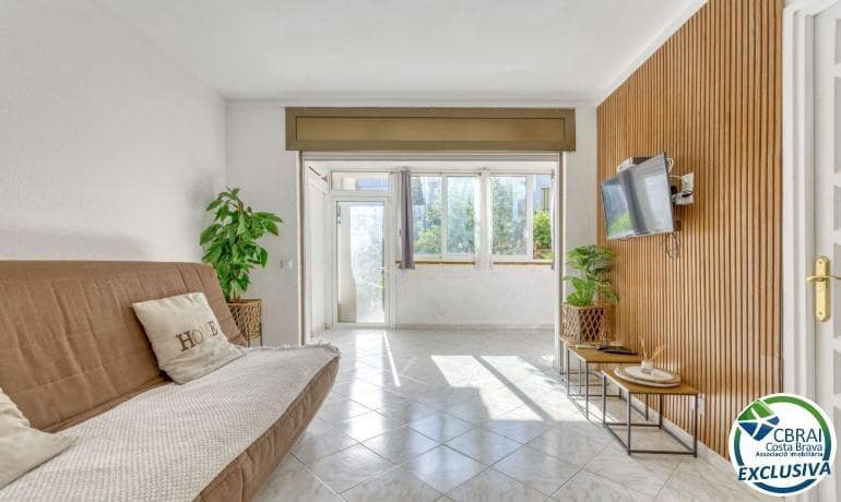 1 slaapkamer Appartement te koop in Roses met zwembad garage - € 139.500 (Ref: 10131972)