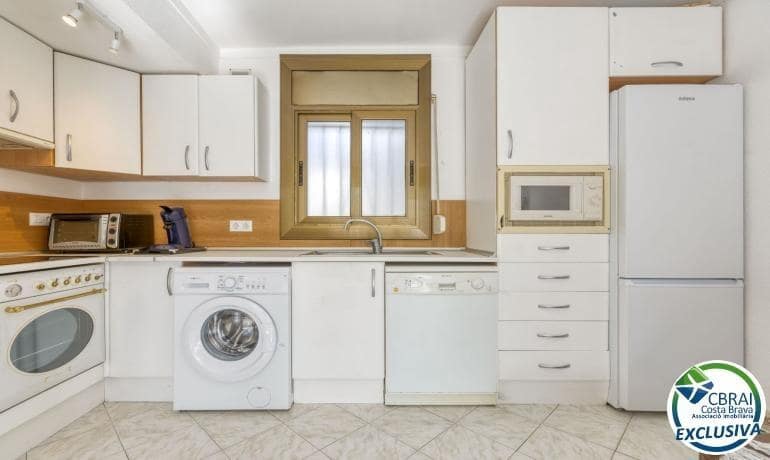 1 slaapkamer Appartement te koop in Roses met zwembad garage - € 139.500 (Ref: 10131972)