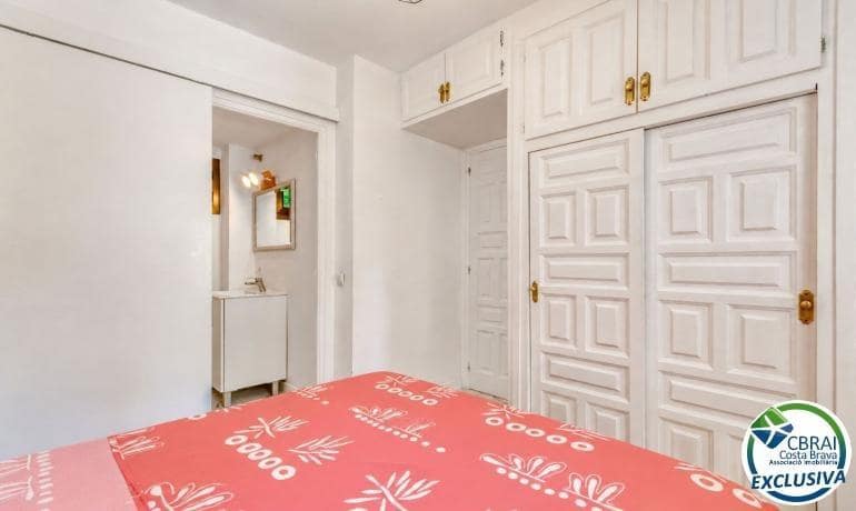 1 slaapkamer Appartement te koop in Roses met zwembad garage - € 139.500 (Ref: 10131972)