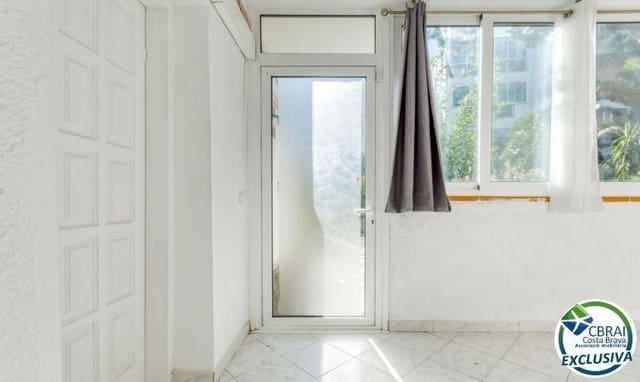 1 slaapkamer Appartement te koop in Roses met zwembad garage - € 139.500 (Ref: 10131972)