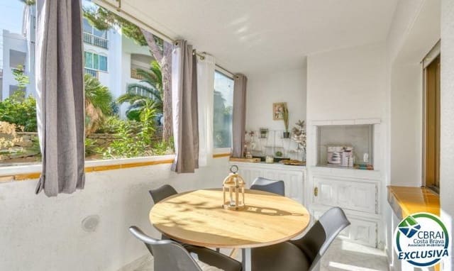 1 slaapkamer Appartement te koop in Roses met zwembad garage - € 139.500 (Ref: 10131972)