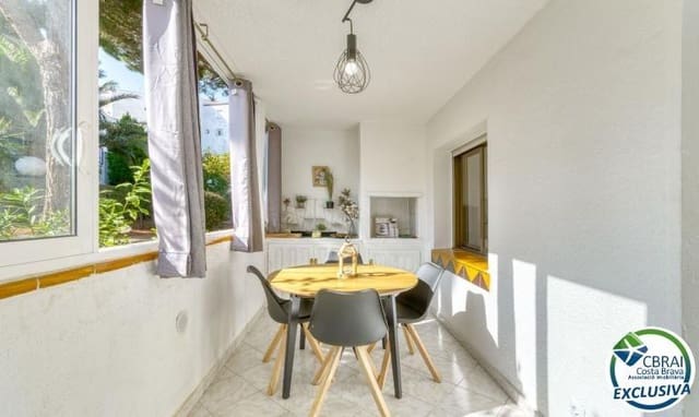 1 slaapkamer Appartement te koop in Roses met zwembad garage - € 139.500 (Ref: 10131972)