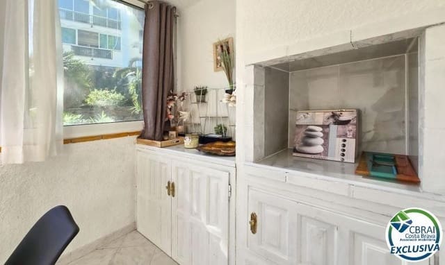 1 slaapkamer Appartement te koop in Roses met zwembad garage - € 139.500 (Ref: 10131972)