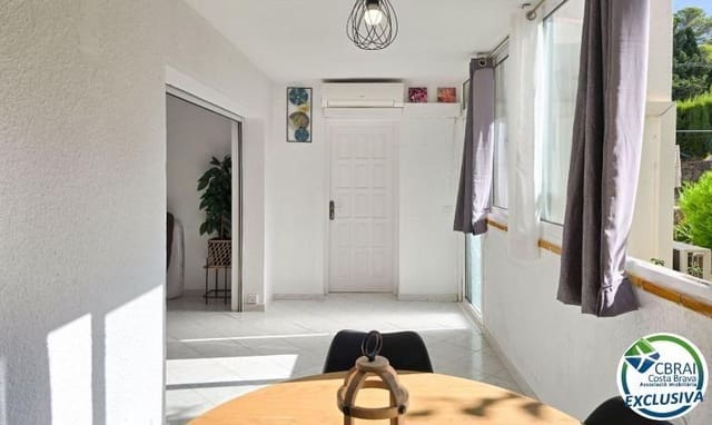 1 slaapkamer Appartement te koop in Roses met zwembad garage - € 139.500 (Ref: 10131972)