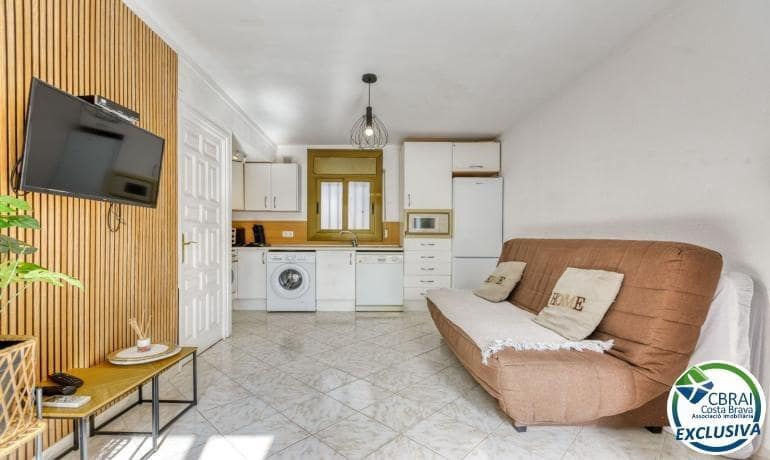 1 slaapkamer Appartement te koop in Roses met zwembad garage - € 139.500 (Ref: 10131972)