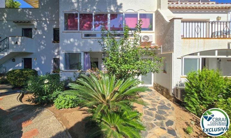 1 slaapkamer Appartement te koop in Roses met zwembad garage - € 139.500 (Ref: 10131972)