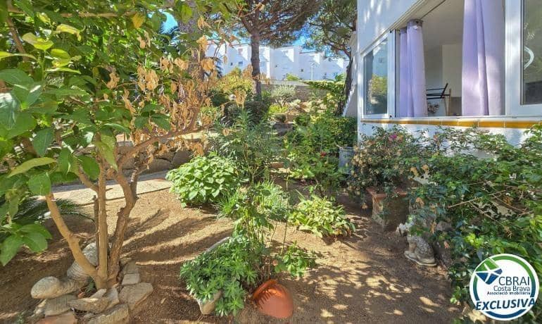 1 slaapkamer Appartement te koop in Roses met zwembad garage - € 139.500 (Ref: 10131972)