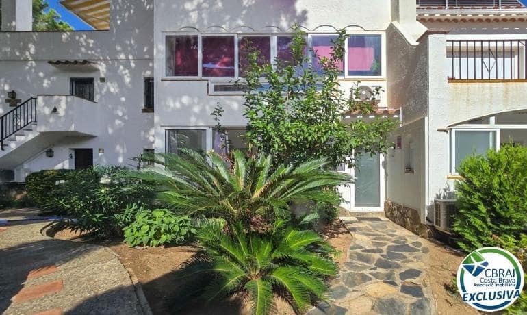 1 slaapkamer Appartement te koop in Roses met zwembad garage - € 139.500 (Ref: 10131972)