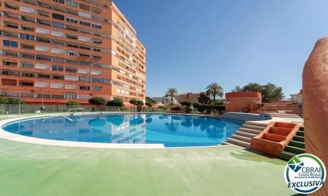 3 sovrum Lägenhet till salu i Santa Margarida, Roses med pool - 169 000 € (Ref: 10131974)