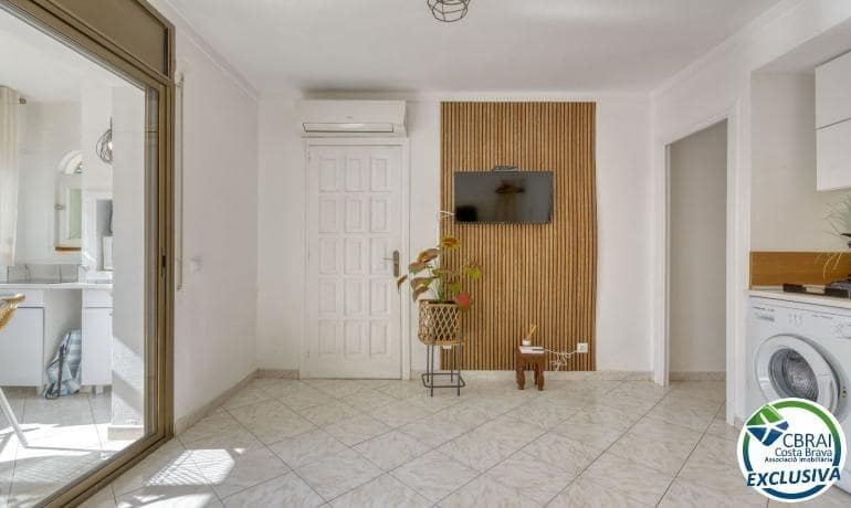 1 slaapkamer Appartement te koop in Roses met zwembad garage - € 139.500 (Ref: 10132764)