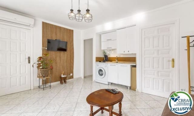 1 slaapkamer Appartement te koop in Roses met zwembad garage - € 139.500 (Ref: 10132764)