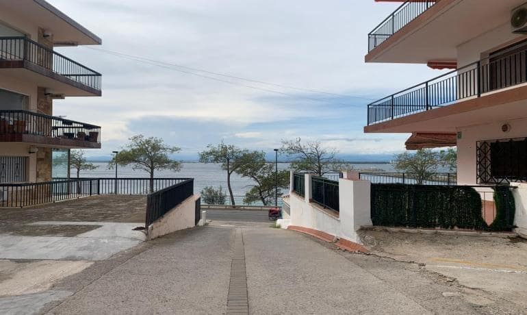 2 sovrum Lägenhet till salu i Roses med garage - 387 000 € (Ref: 10132765)