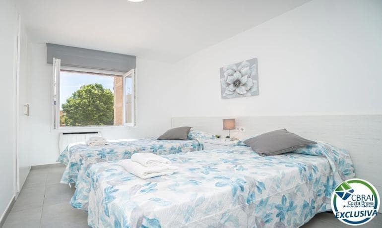 2 slaapkamer Appartement te koop in Empuriabrava met zwembad - € 257.000 (Ref: 10157884)