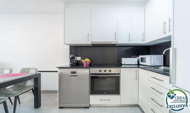 2 slaapkamer Appartement te koop in Empuriabrava met zwembad - € 257.000 (Ref: 10157884)