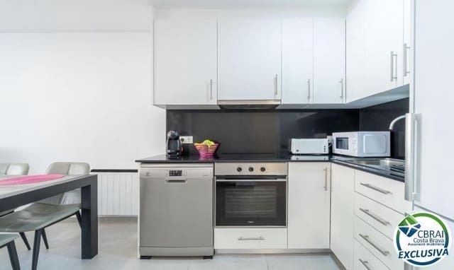 2 slaapkamer Appartement te koop in Empuriabrava, Castelló d'Empúries met zwembad - € 257.000 (Ref: 10157884)