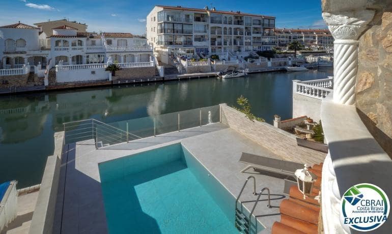 3 camera da letto Casa in vendita in Empuriabrava con piscina garage - 460.000 € (Rif: 10159671)