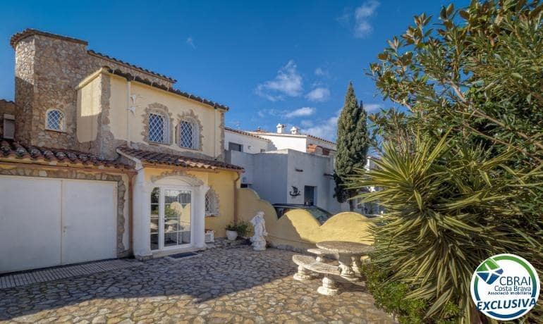3 camera da letto Casa in vendita in Empuriabrava con piscina garage - 460.000 € (Rif: 10159671)