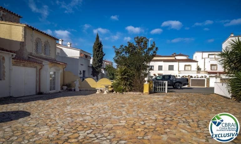 3 camera da letto Casa in vendita in Empuriabrava con piscina garage - 460.000 € (Rif: 10159671)