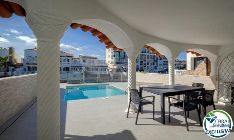 3 camera da letto Casa in vendita in Empuriabrava con piscina garage - 460.000 € (Rif: 10159671)