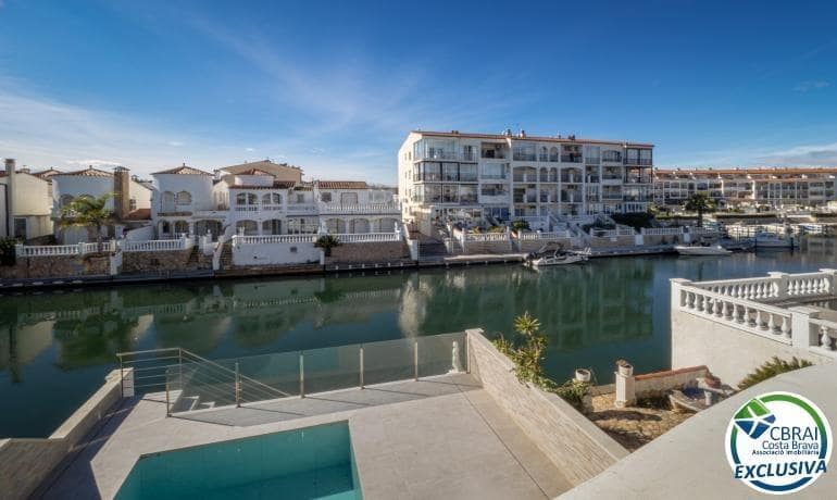 3 camera da letto Casa in vendita in Empuriabrava con piscina garage - 460.000 € (Rif: 10159671)