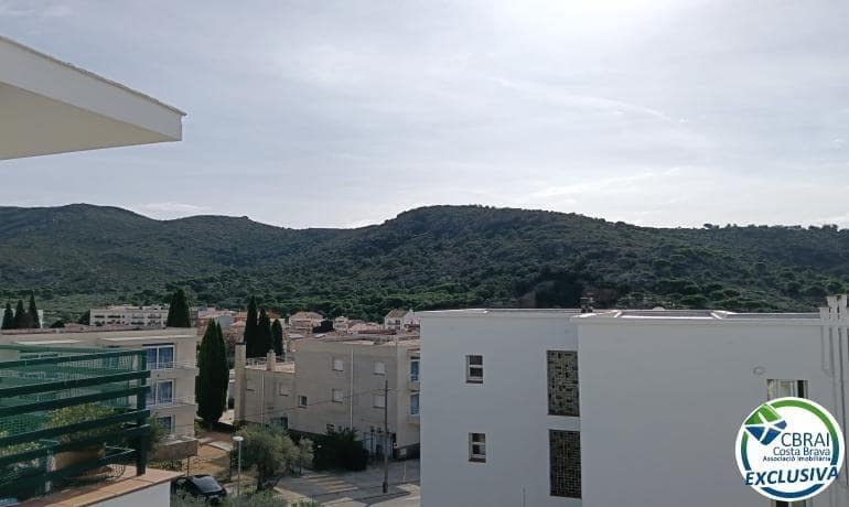 1 soverom Leilighet til salgs i Roses med svømmebasseng garasje - € 139 000 (Ref: 10173930)