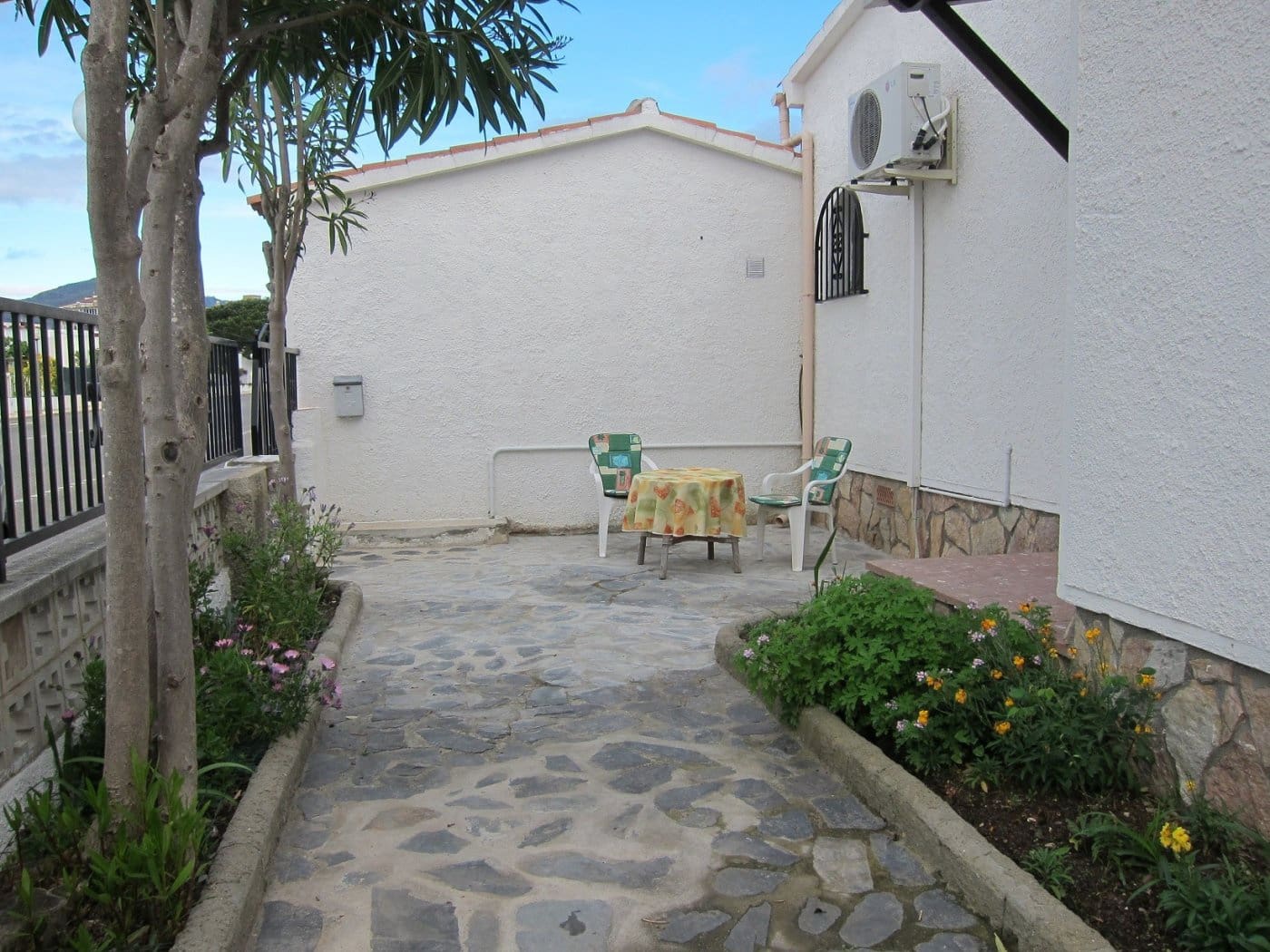 2 bedroom Villa for sale in Santa Margarida with garage - € 336,000 (Ref: 6288081)
