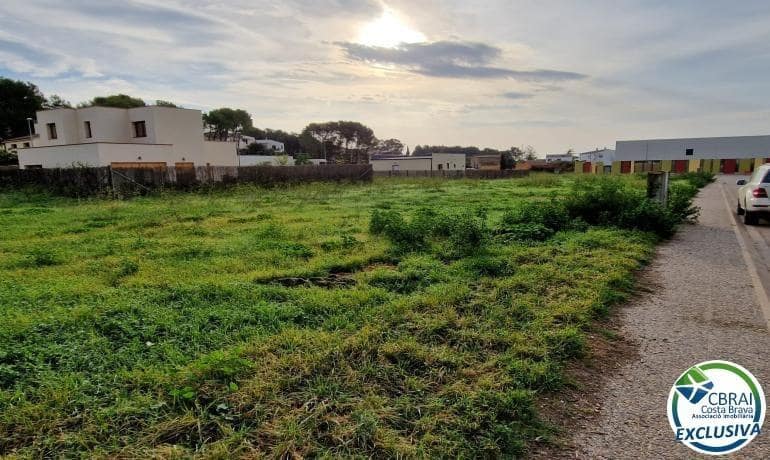 Building Plot for sale in Garriguella - € 210,000 (Ref: 7200143)