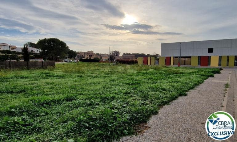 Building Plot for sale in Garriguella - € 210,000 (Ref: 7200143)