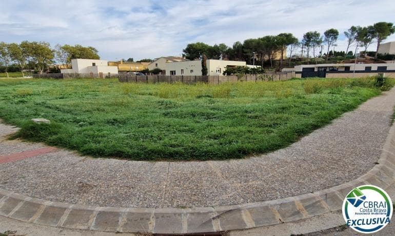 Building Plot for sale in Garriguella - € 210,000 (Ref: 7200143)