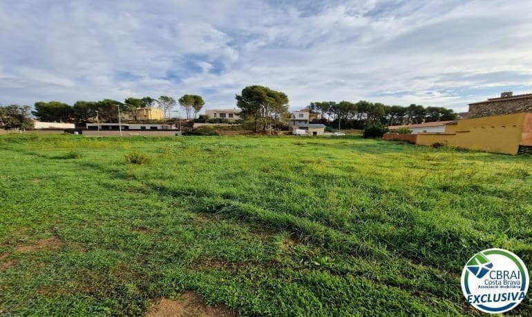 Building Plot for sale in Garriguella - € 210,000 (Ref: 7200143)