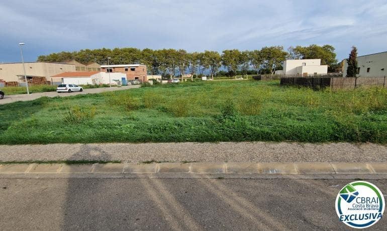 Building Plot for sale in Garriguella - € 210,000 (Ref: 7200143)