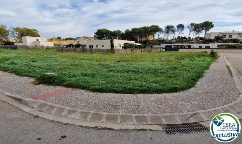 Building Plot for sale in Garriguella - € 210,000 (Ref: 7200143)