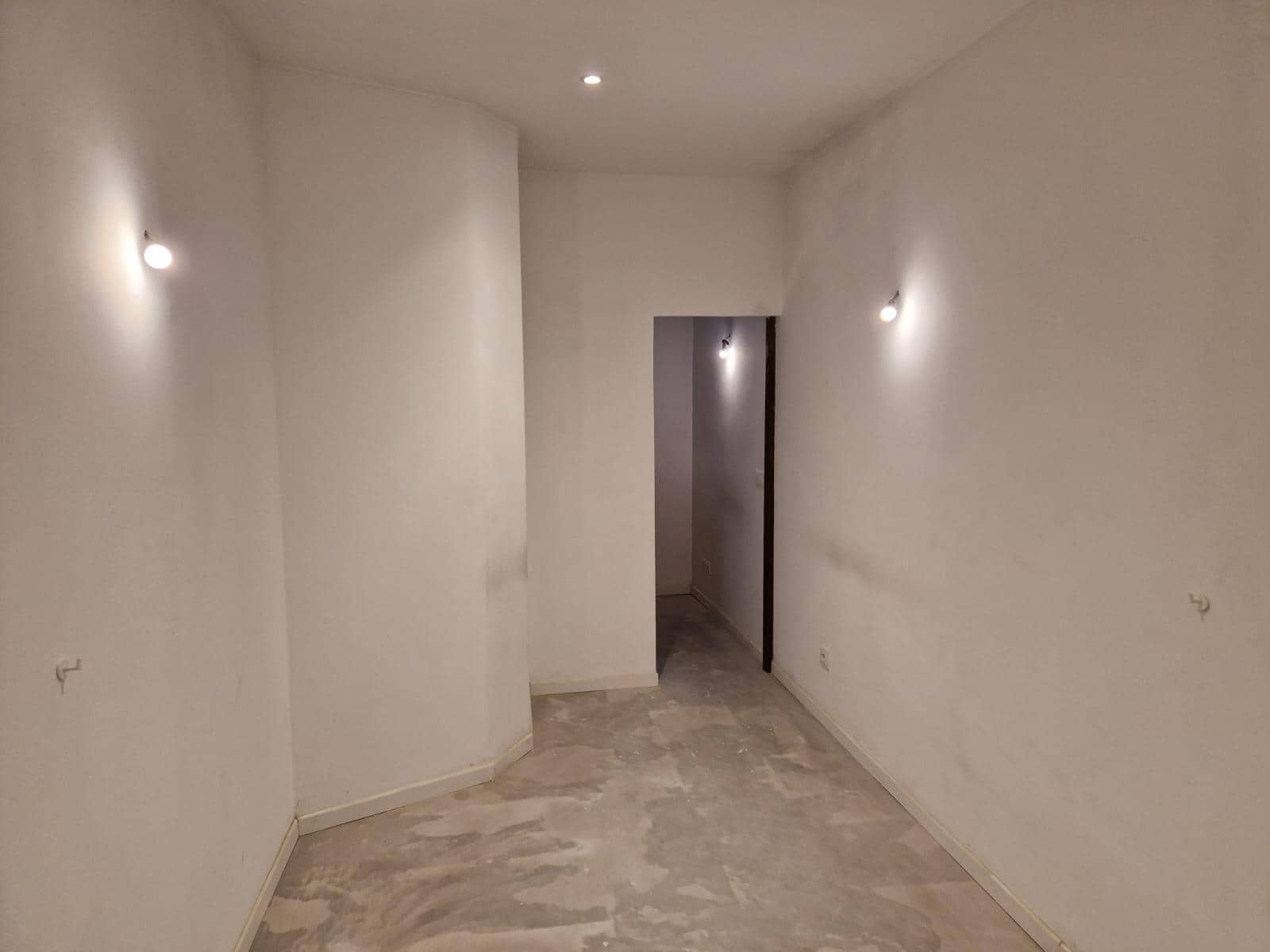 Office for rent in Roses - € 500 (Ref: 7350327)