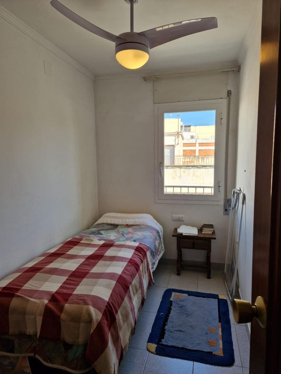 2 bedroom Apartment for sale in Roses - € 150,000 (Ref: 7508383)