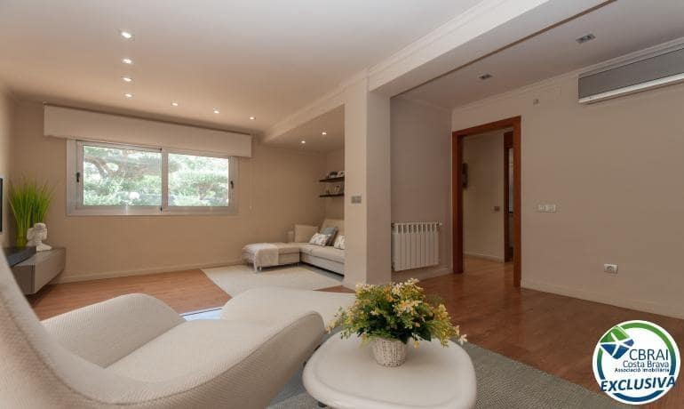 3 Zimmer Villa zu verkaufen in Roses mit Pool Garage - 675.000 € (Ref: 7521756)