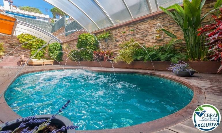 3 Zimmer Villa zu verkaufen in Roses mit Pool Garage - 675.000 € (Ref: 7521756)