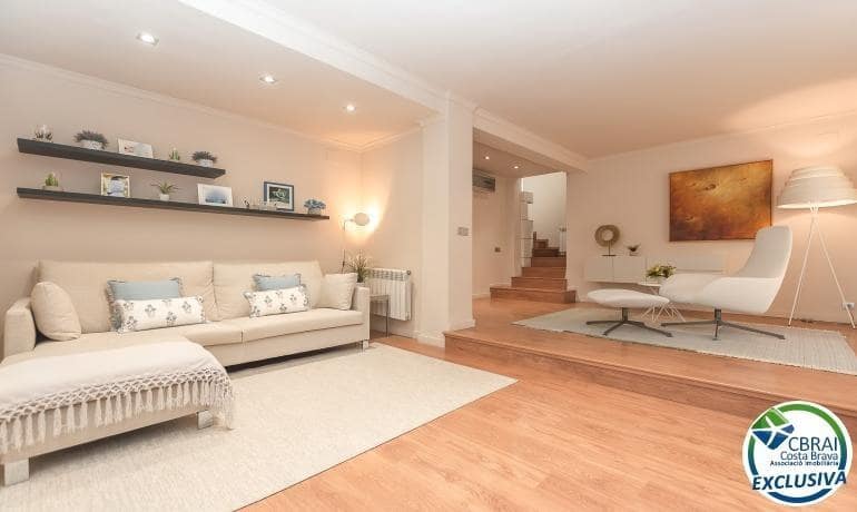 3 Zimmer Villa zu verkaufen in Roses mit Pool Garage - 675.000 € (Ref: 7521756)