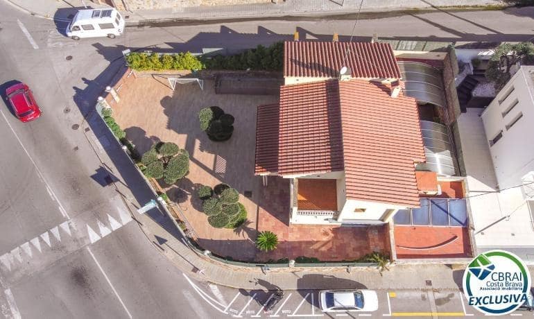 3 Zimmer Villa zu verkaufen in Roses mit Pool Garage - 675.000 € (Ref: 7521756)