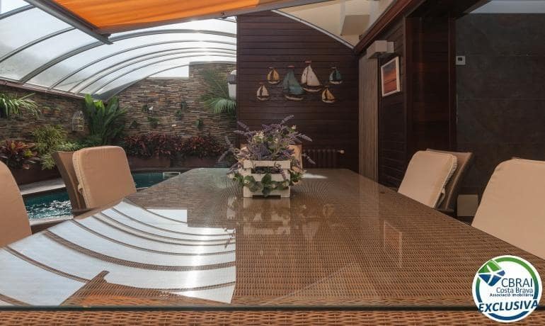 3 Zimmer Villa zu verkaufen in Roses mit Pool Garage - 675.000 € (Ref: 7521756)