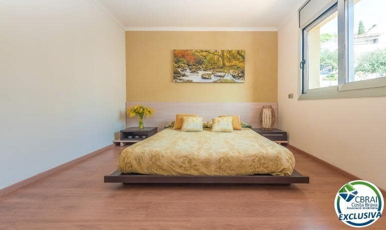 3 Zimmer Villa zu verkaufen in Roses mit Pool Garage - 675.000 € (Ref: 7521756)