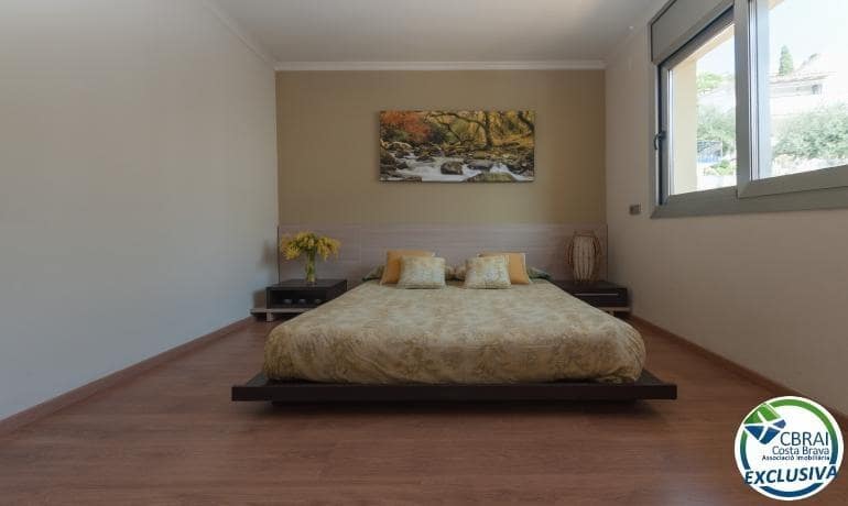 3 Zimmer Villa zu verkaufen in Roses mit Pool Garage - 675.000 € (Ref: 7521756)