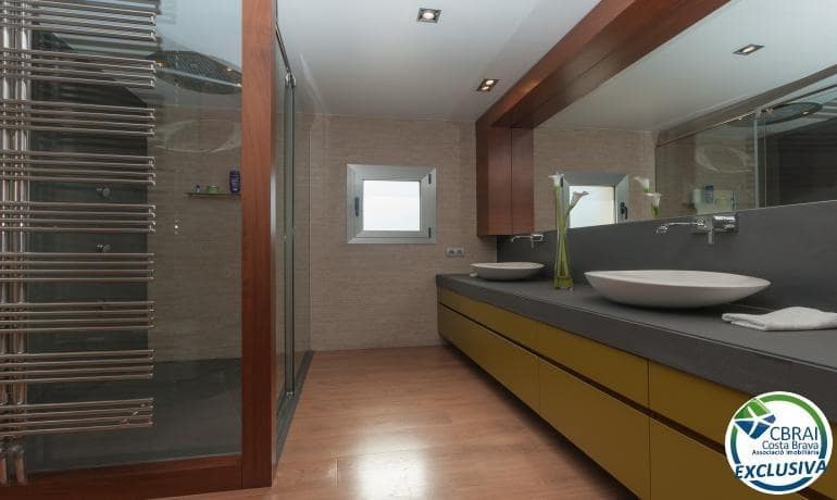 3 Zimmer Villa zu verkaufen in Roses mit Pool Garage - 675.000 € (Ref: 7521756)