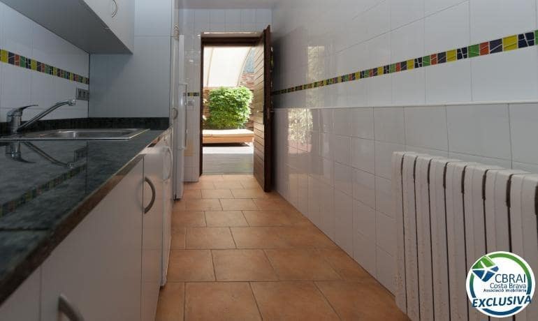 3 Zimmer Villa zu verkaufen in Roses mit Pool Garage - 675.000 € (Ref: 7521756)